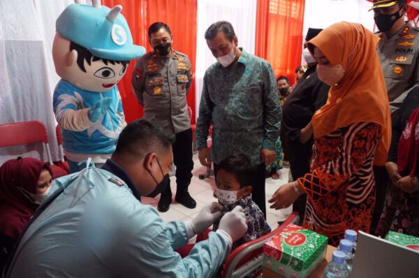Wagub Kaltim Bersama Wakapolda Tinjau Vaksin Untuk Anak Di Kabupaten Berau