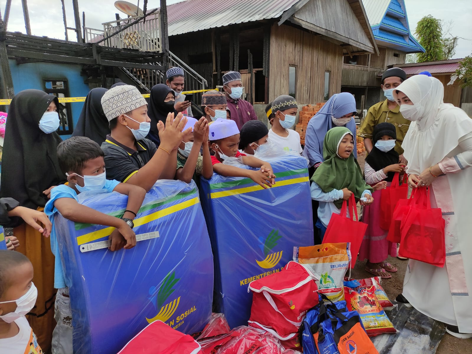 Bupati Berau Tinjau Panti Asuhan Hidayatullah, Beri Bantuan Kepada Korban Kebakaran