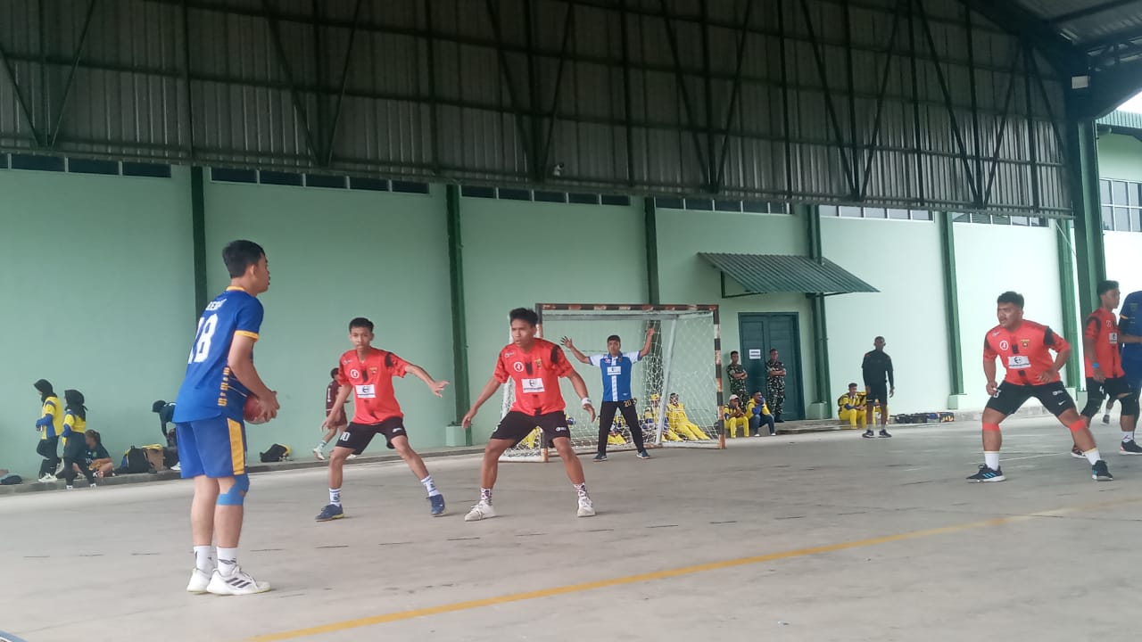 Tampil Gemilang, Atlet Berau Tuai Pujian Saat Laga Final Bola Tangan Indoor