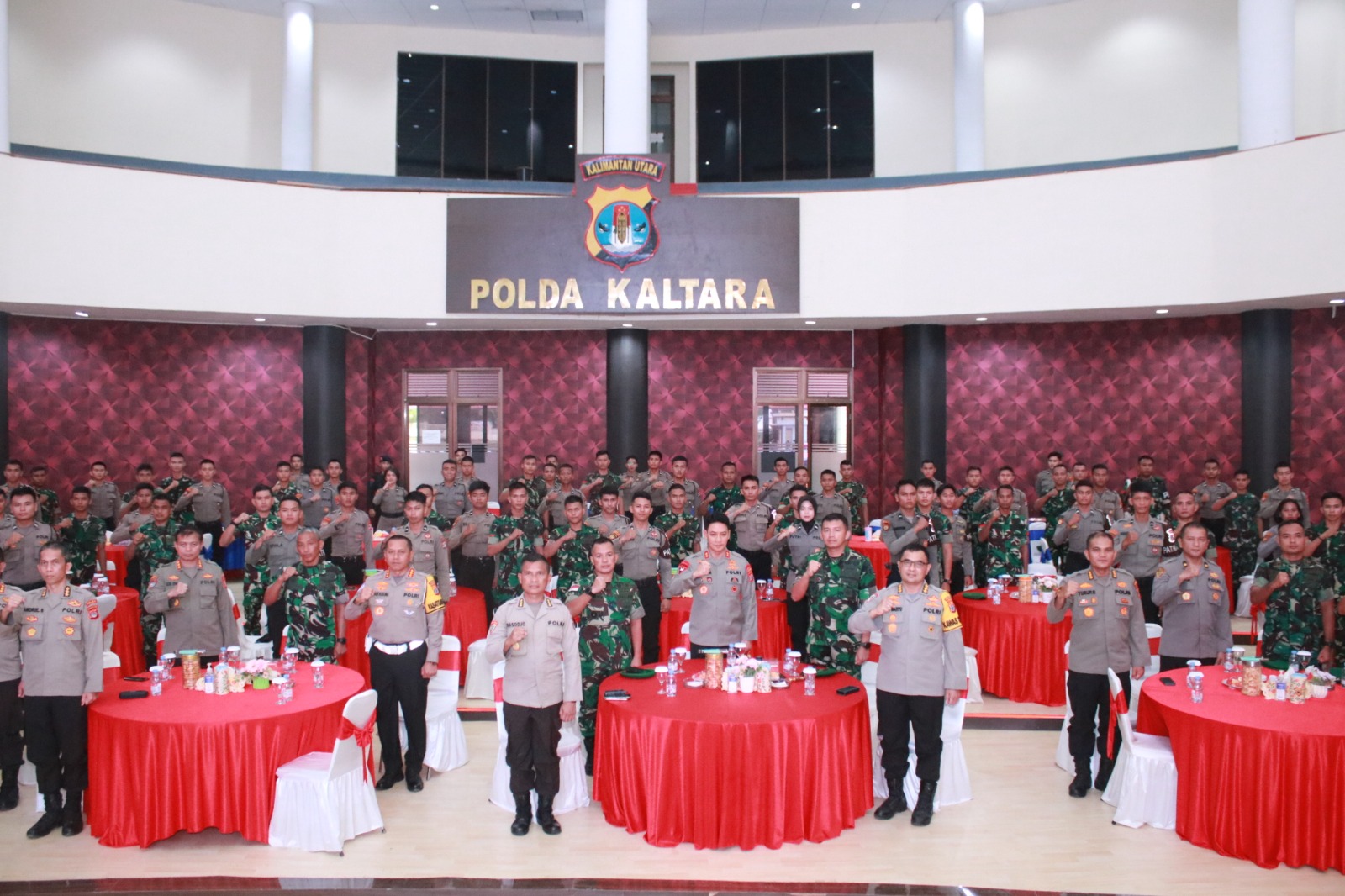 Perkokoh Sinergitas, Unsur TNI – Polri Gelar Halal Bihalal