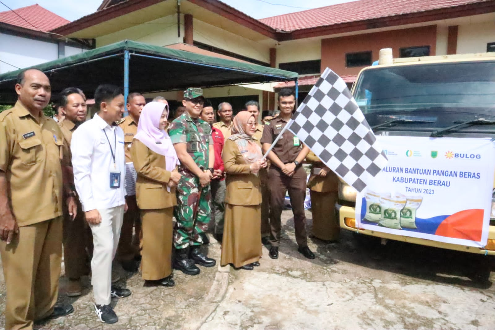 Pemkab Berau Salurkan 59 Ton Beras Buat 5916 KPM