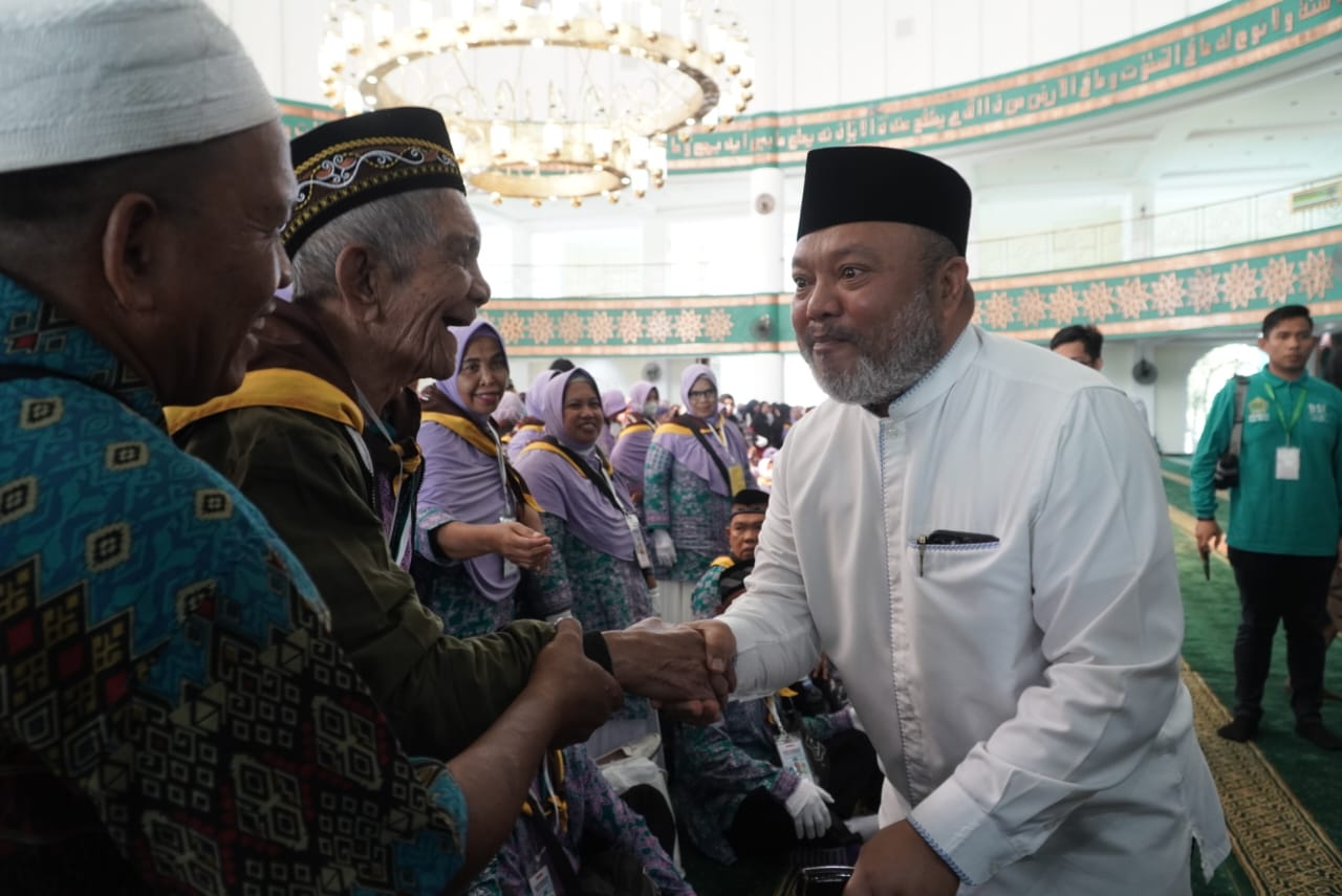 151 Jemaah Calon haji Diberangkatkan Wakil Bupati Berau