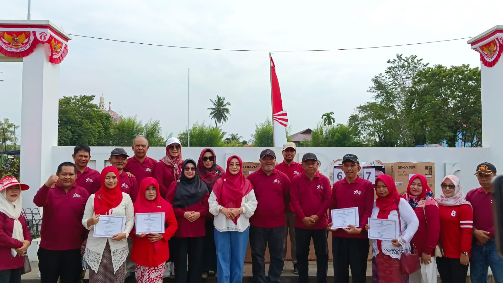 Pawai Budaya Kecamatan Teluk Bayur, Bupati Berau : Ini Wujud Kegembiraan Kita Memperingati Hari Kemerdekaan dan Meneladani Jasa Para Pahlawan