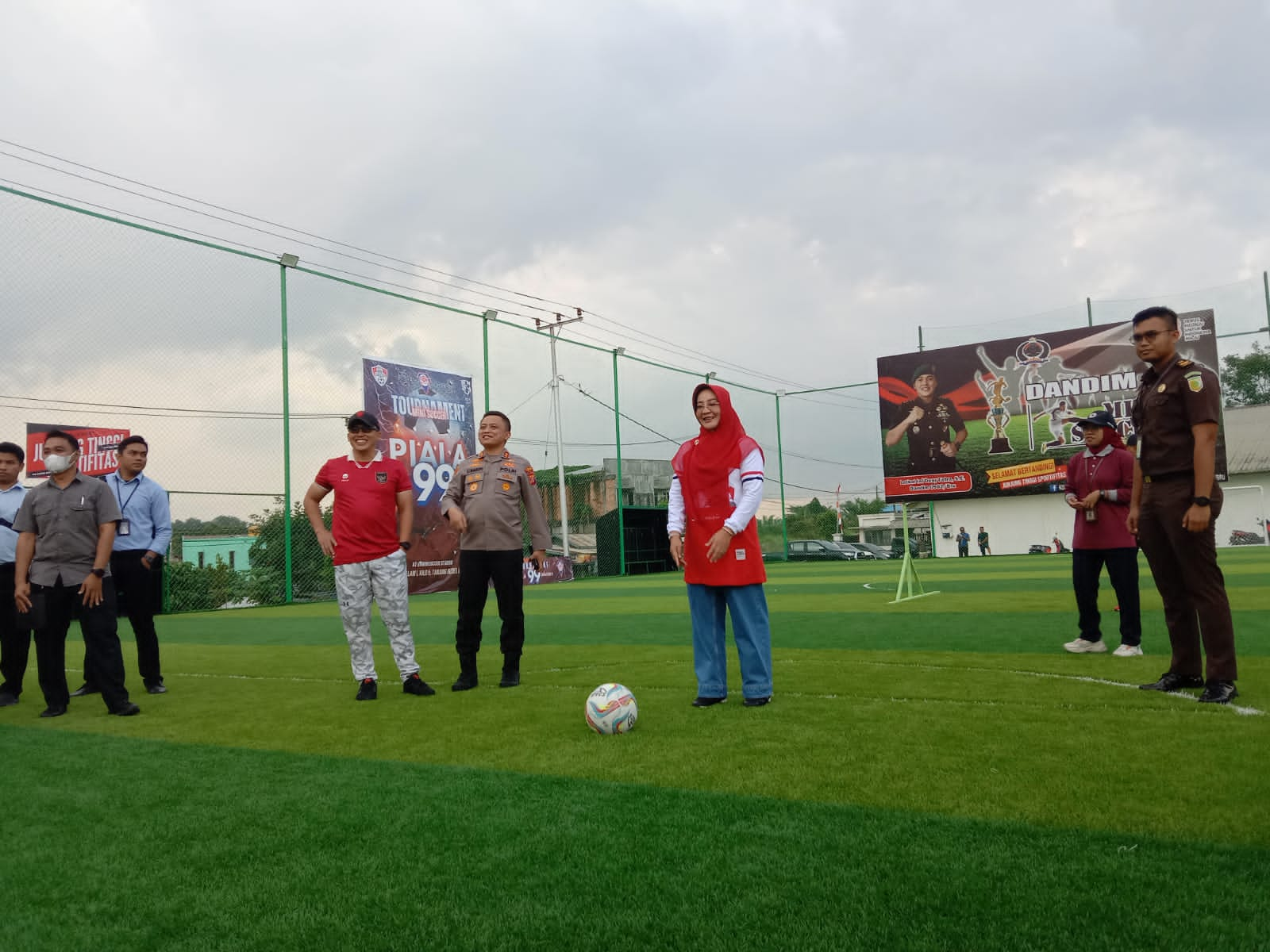 Bupati Berau Sri Juniarsih membuka DANDIM 0902 Cup Mini Soccer Tahun 2023