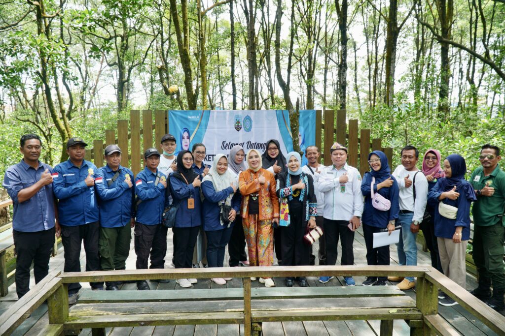 Ketua Umum TP-PKK Kunjungi Kawasan Konservasi Mangrove dan Bekantan di Tarakan