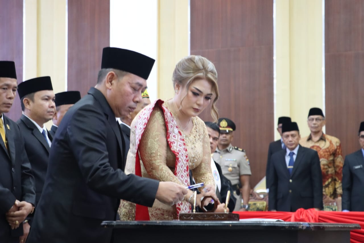 Resmi Dilantik, Rozana Komitmen Tingkatkan Kinerja