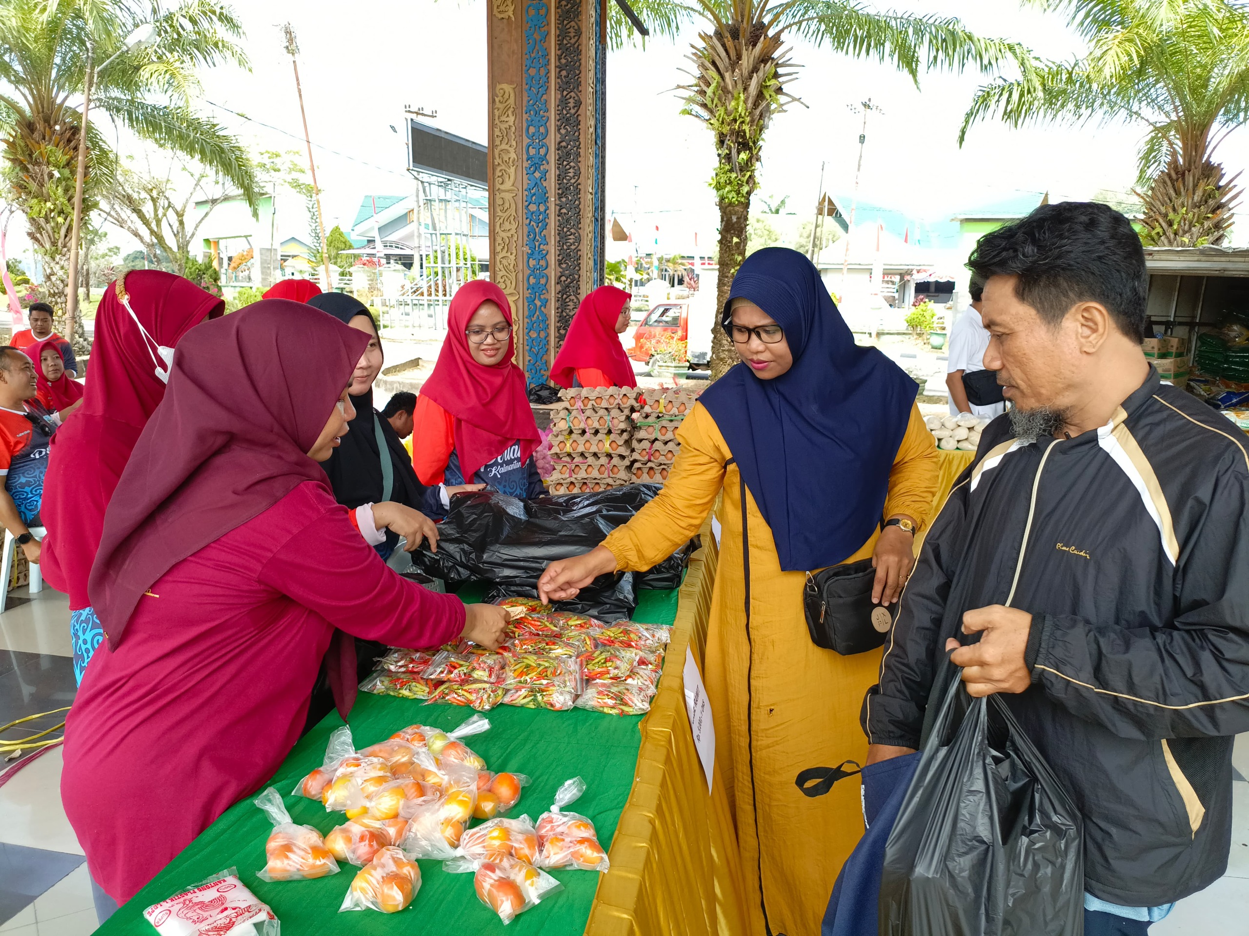 DPKP Kaltara dan Bulog Gelar Pasar Murah Semarakkan HUT ke 79 Republik Indonesia