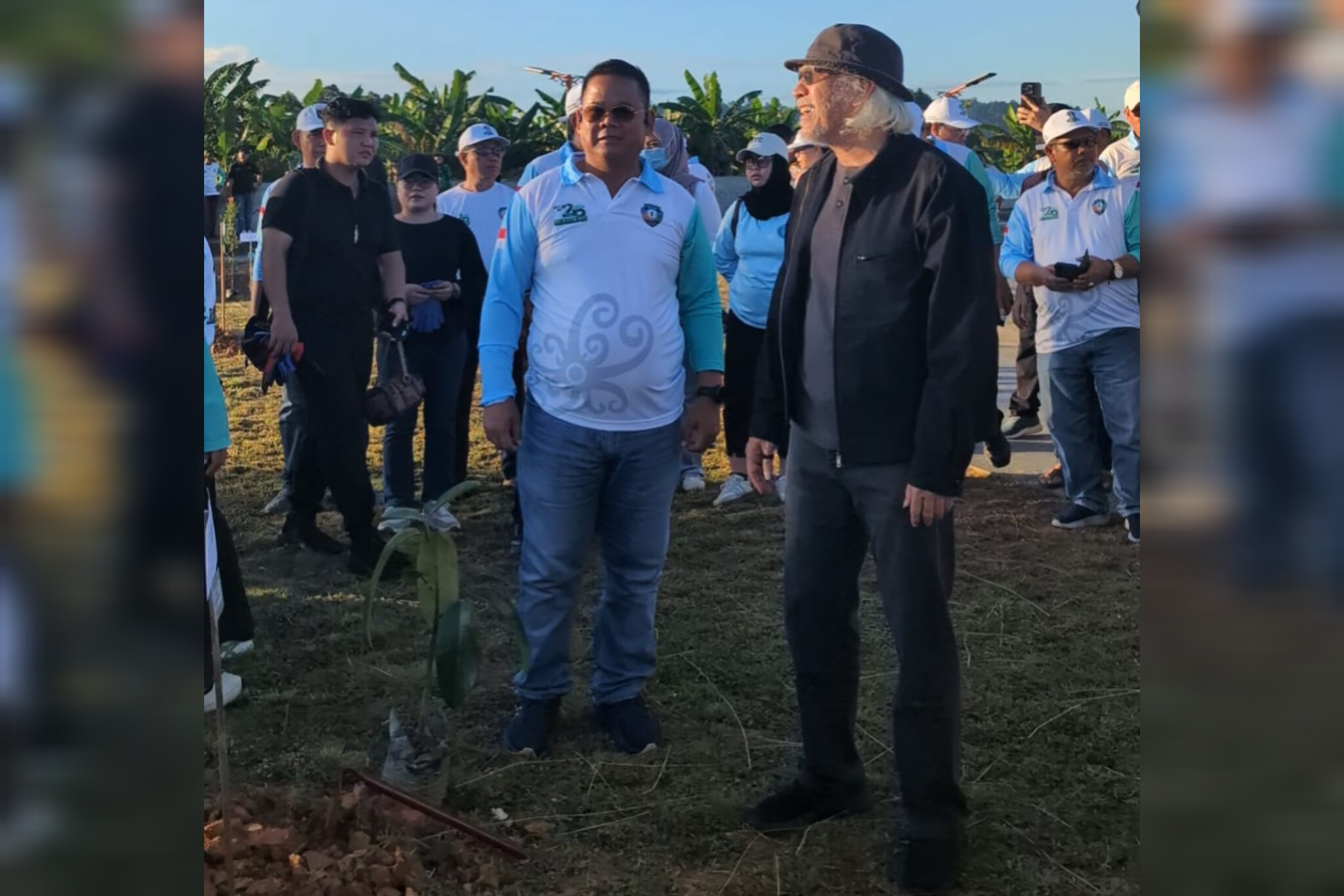 Momen Bersejarah di Malinau, Iwan Fals dan Keluarga Tanam Pohon untuk Jaga Kelestarian Alam
